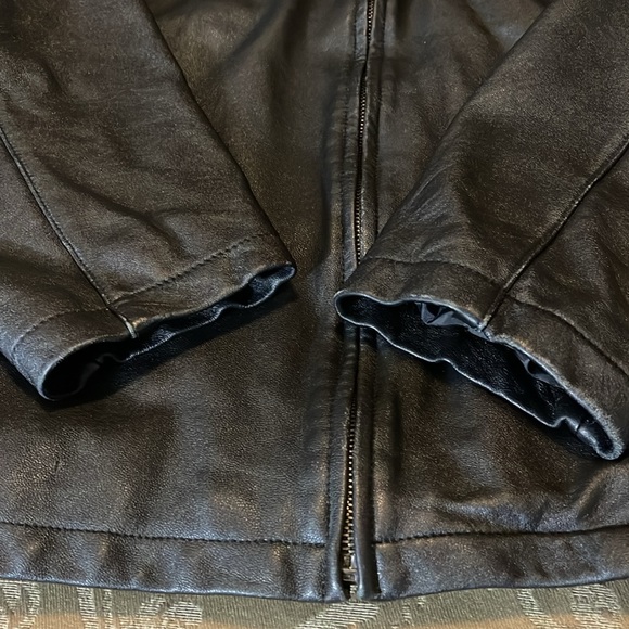 Used leather jacket size XL by Alfani - Picture 3 of 15